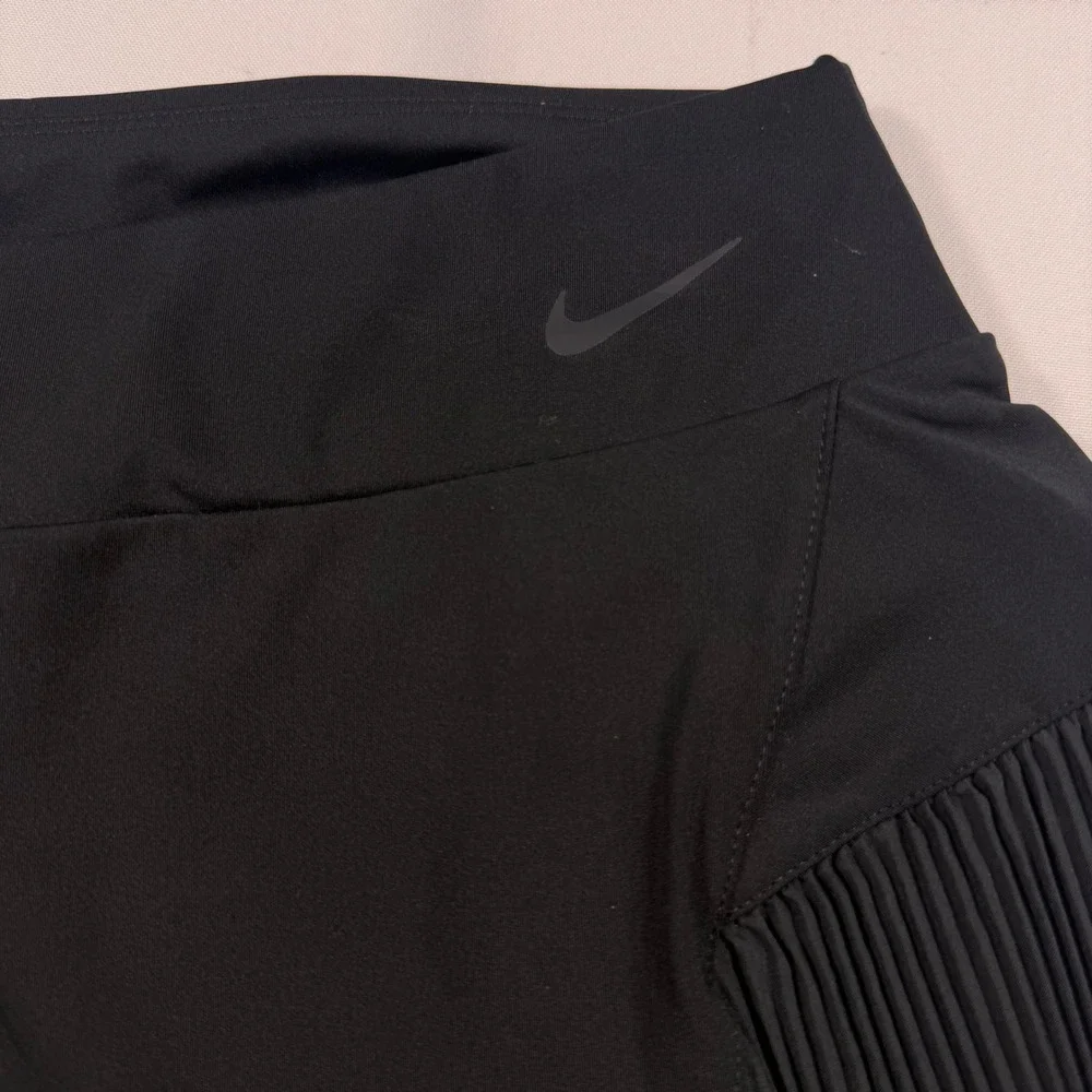 Nike Dri-FIT Black Pleated Tennis Skort Womens Medium Active Skirt with Shorts